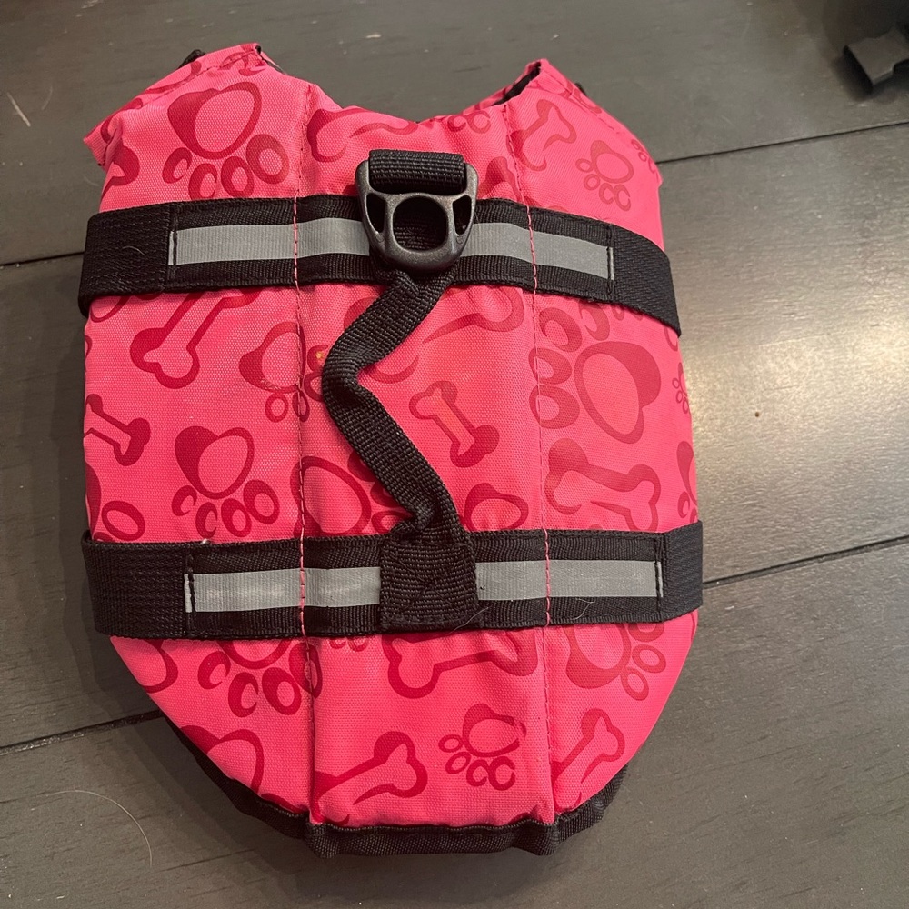 XS pink dog life jacket